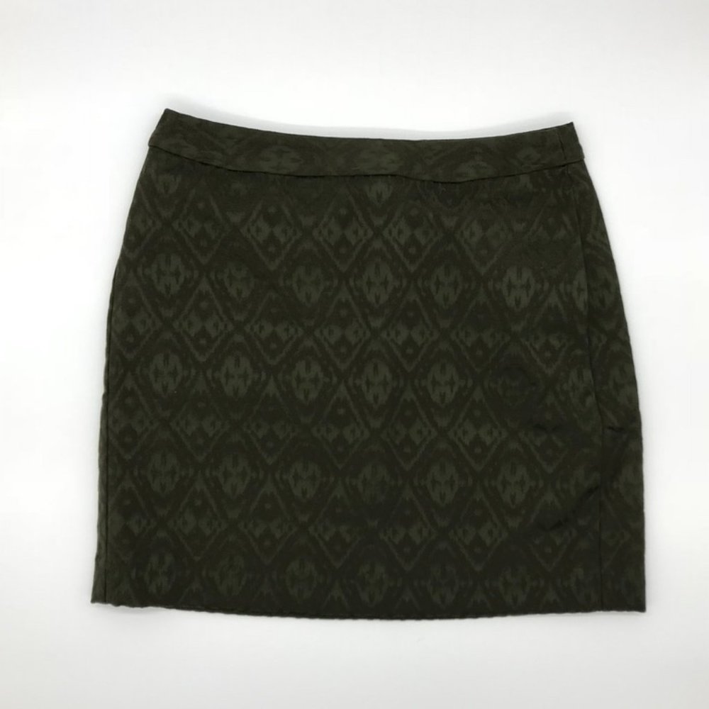 Banana Republic Green Embossed Skirt Size 4